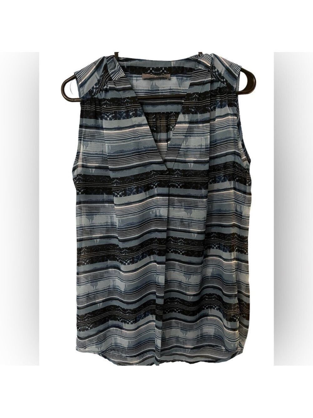 EUC Denver Hayes sleeveless blouse size small